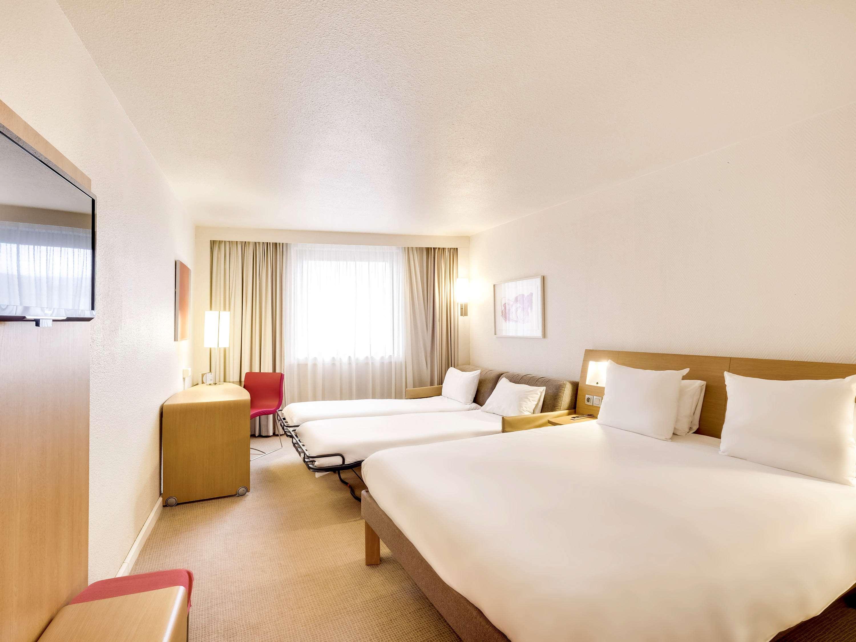 Novotel Atria Centre 4*