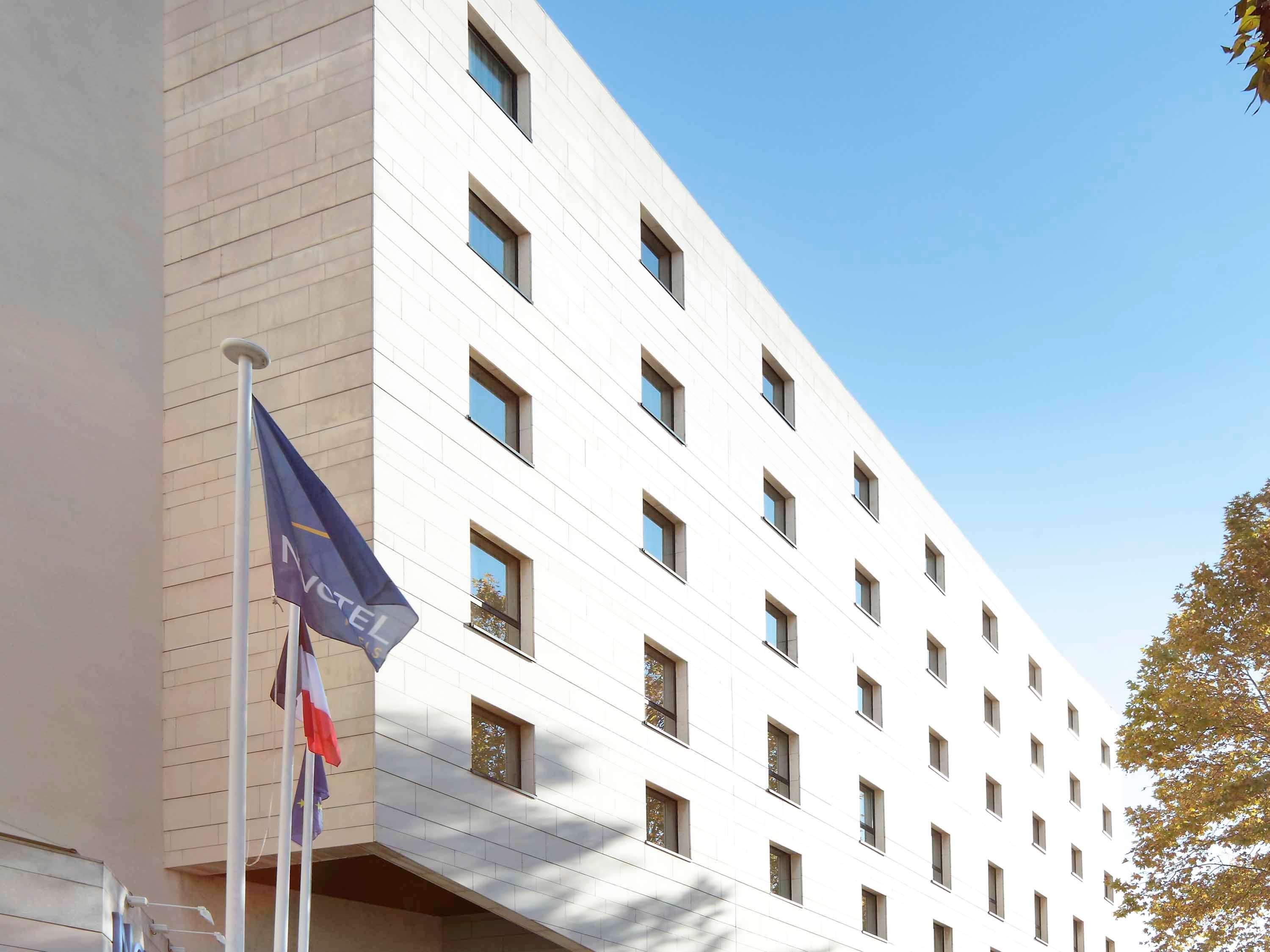 Novotel Atria Centre 4*